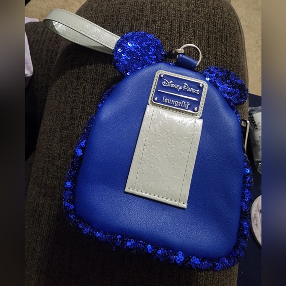 Minnie Mouse Sequined Lounguefly Backpack Wristlet: Wishes Come True Blue - Picture 2 of 2